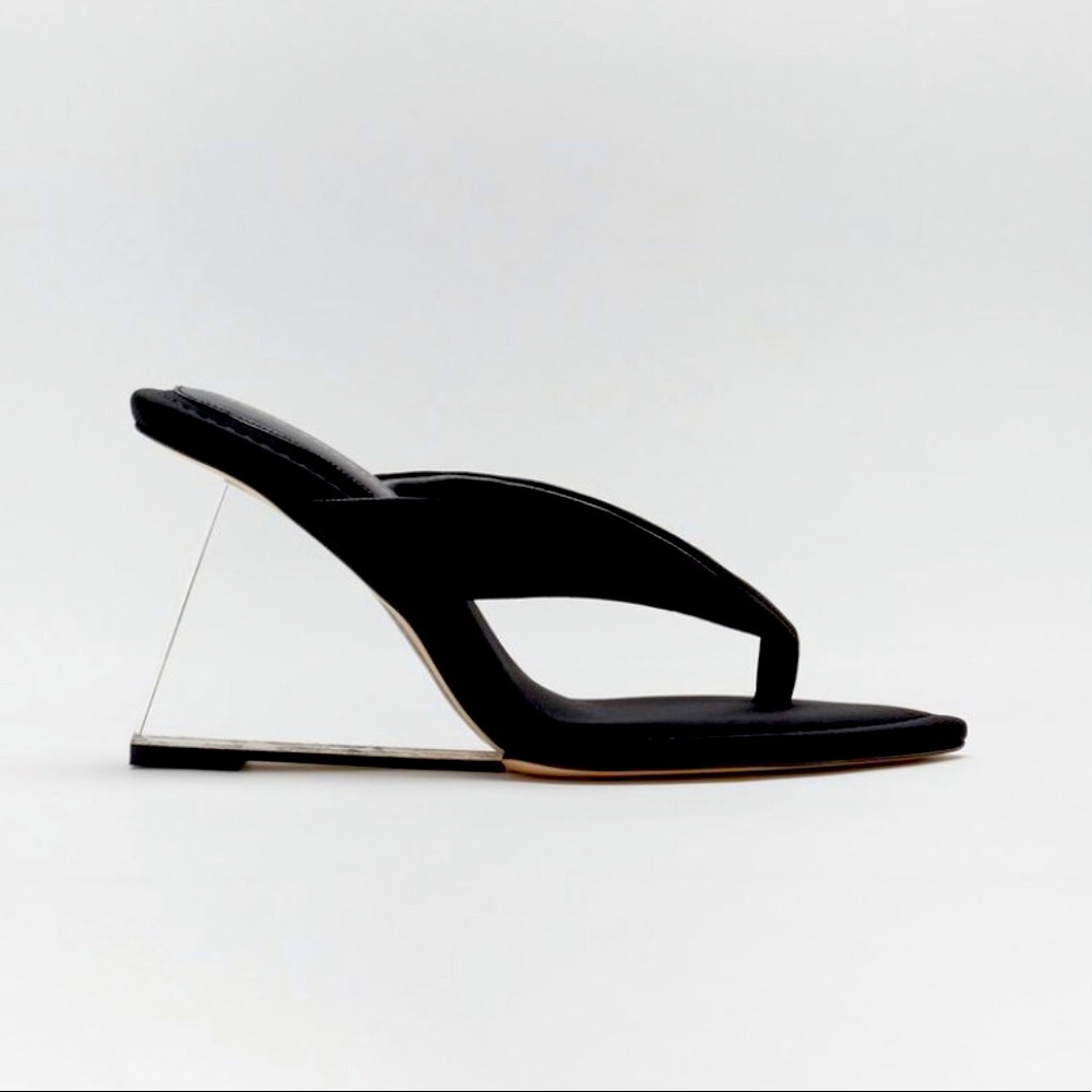 NIB Good American Cinder-F*cking-Rella Thong Black Neoprene Size 9.5
